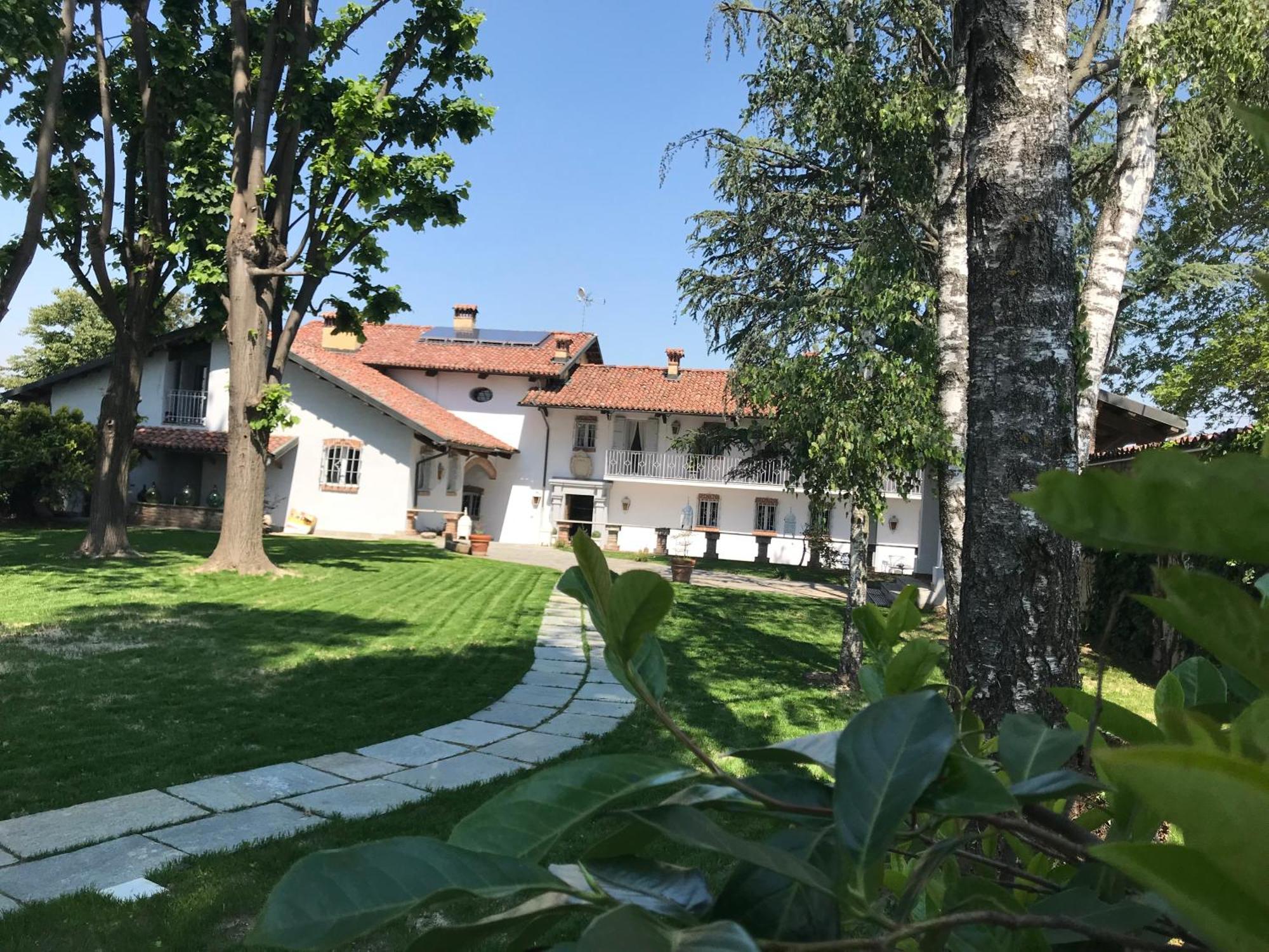 Antica Villa Cuneo- Guest House - "B&B E Non Un Hotel A Cuneo" 外观 照片